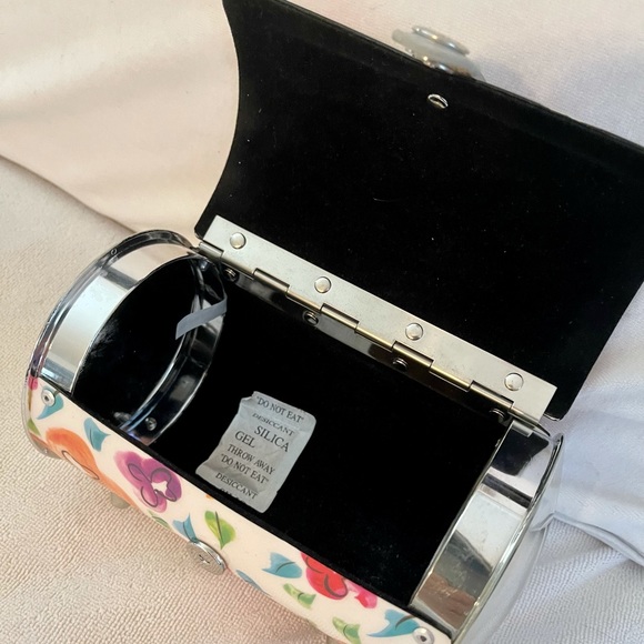 Prezzo Cylinder Bag NWOT. Never used. - Picture 9 of 12